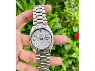 Exclusive 𝐒𝐄𝐈𝐊𝐎 𝟓 SNXS73 Posh Sunburst Silver Automatic Watch