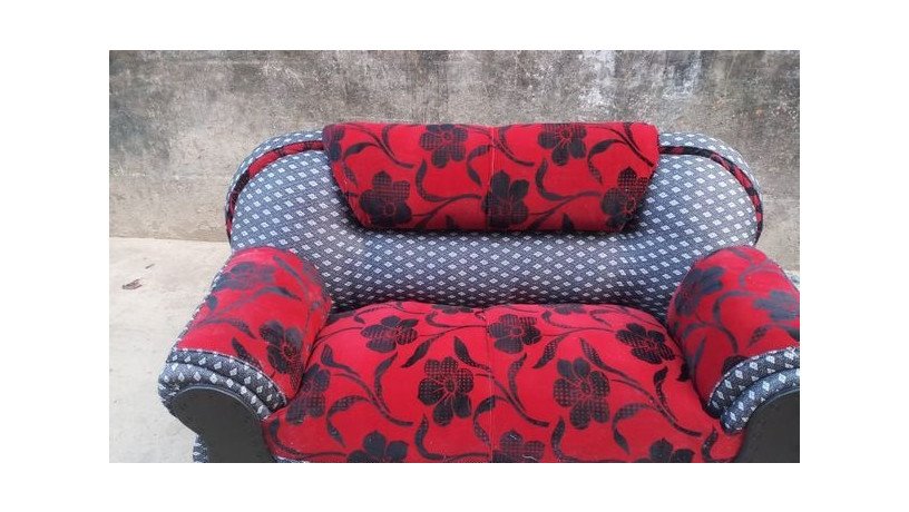 red-velvet-sofa-high-quality-big-1